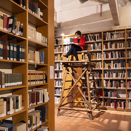 Fino al 27 febbraio (lunedì-venerdì,10-17.30), CHAIR FOR THE INVIGILATOR di Augustas Serapinas. Vi aspettiamo!